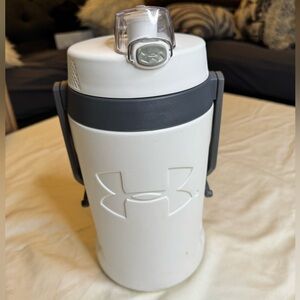 Under Armour 64 Oz. Water Jug with fence hooks